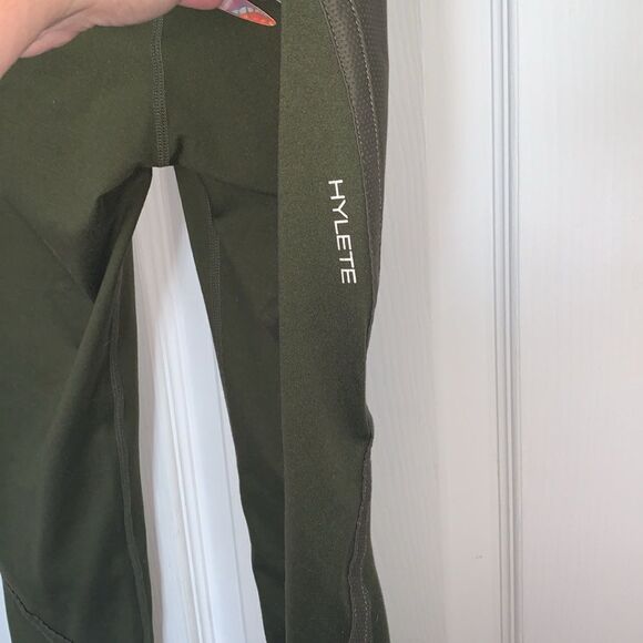 Hylete Nimbus Cropped Leggings - Picture 4 of 5